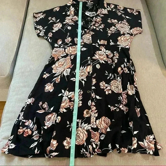 Angie Floral Print Button Down Mini Dress Size Medium NWT - Picture 9 of 10